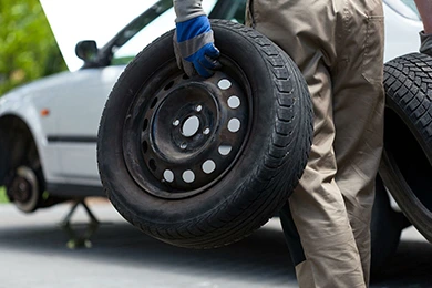 2 Tyre Change 390 X 260