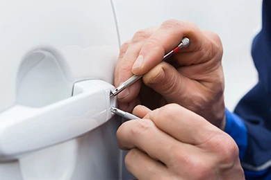 3 Lockout Services 390 X 260